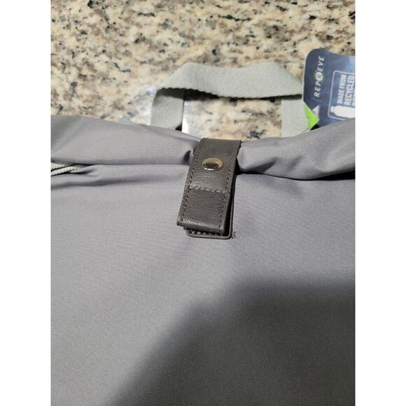 ARCTIC ZONE INSULATED MICROBAN ECO LUNCH TOTE WITH SNAP LOCK &‎ HANDLE - GRAY - Picture 3 of 4